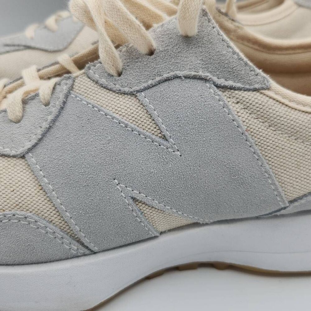 New Balance Women’s 327 Nimbus Cloud Beige Suede Sneakers Gum Sole Size 12 - Picture 4 of 9